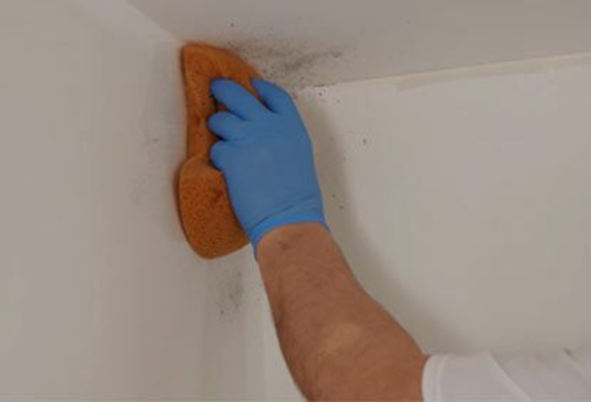 A Complete Guide on How to Clean Walls Before Painting