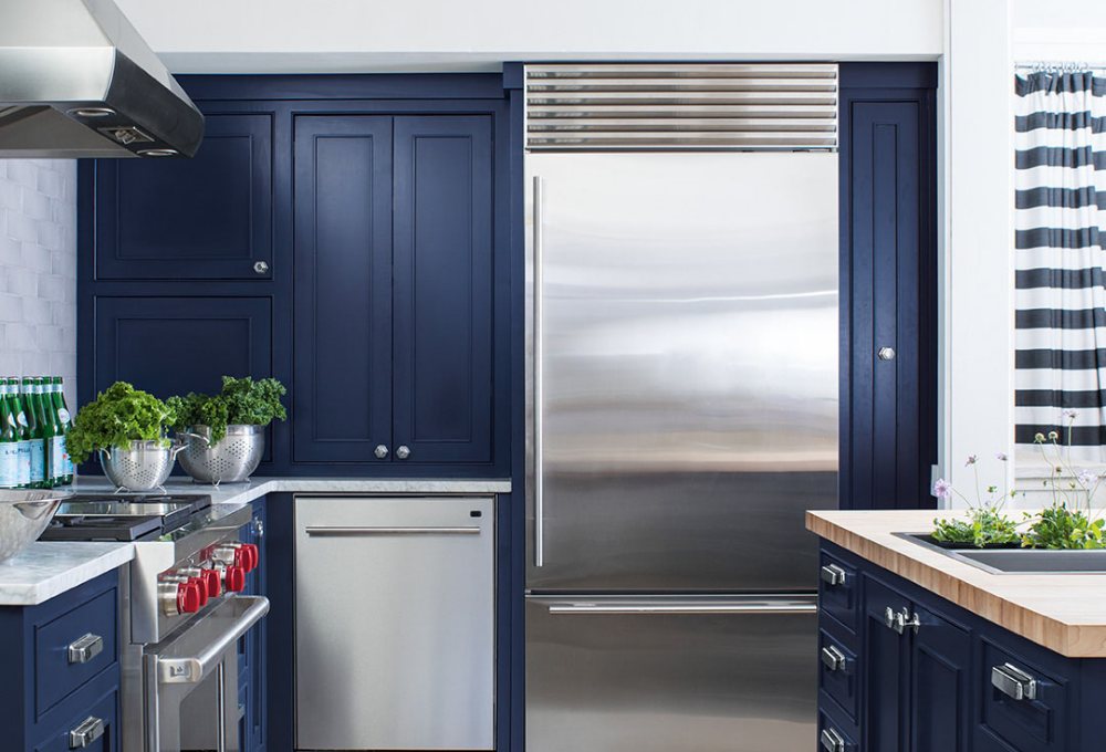 6 steps to paint your kitchen cabinets from the experts at JC Licht in Chicago, IL