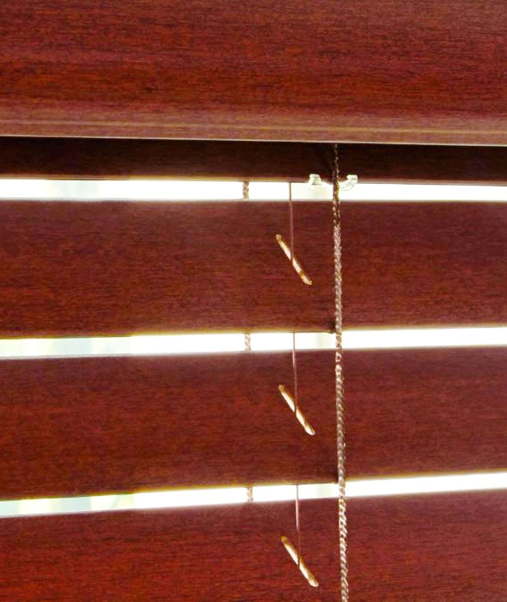 EverWood Distinctions window blinds in a dining room with matching table. Available at JC Licht in Chicago, IL